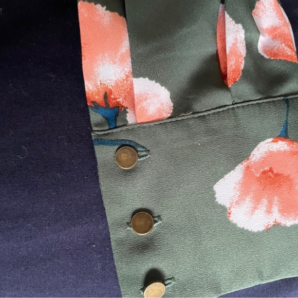 💕3 FOR $15💕 NWT FOREVER 21 FLORAL LONG SLEEVE BLOUSE, SIZE S WOMEN’S - Picture 8 of 8